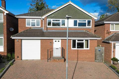 5 bedroom detached house for sale, Cowper Way, Reading
