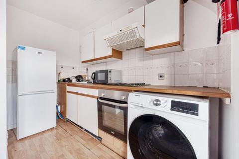1 bedroom flat for sale, Beechgate,  Witney,  OX28