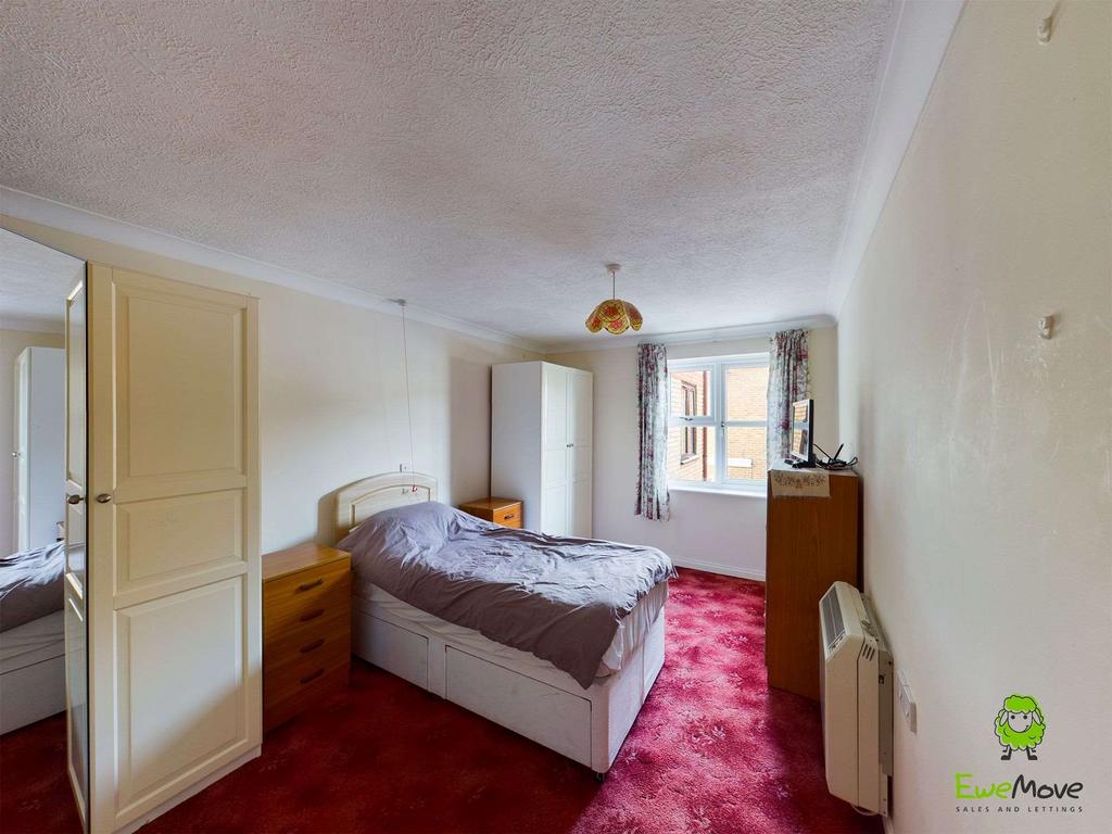 Bedroom 1 (Double)