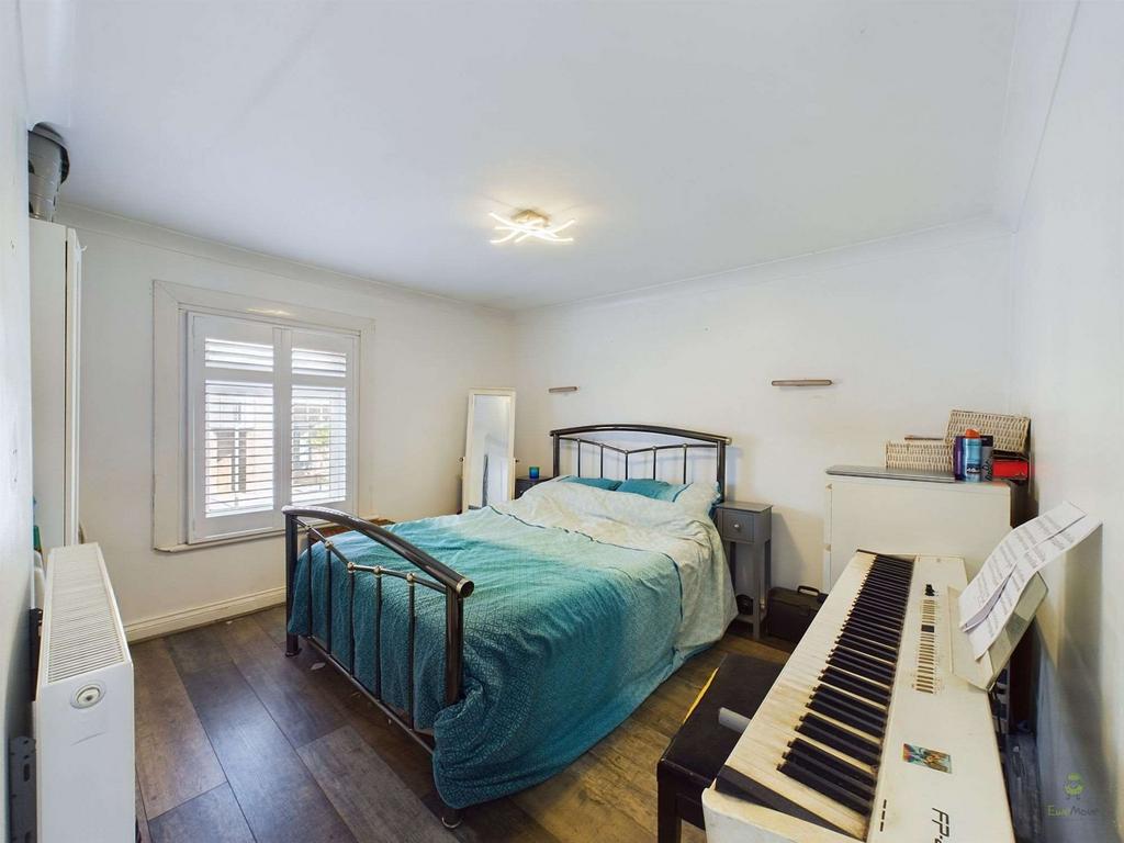 Bedroom 1 (Double)