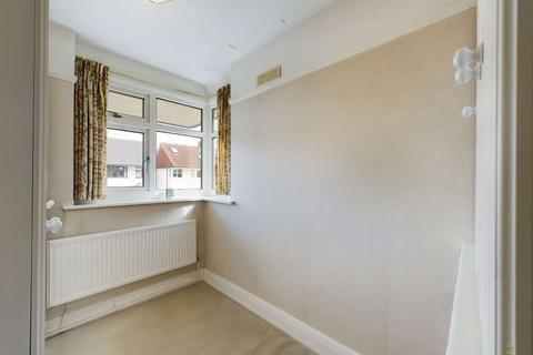 8 Glengall Road, Bexleyheath, DA7 4AL