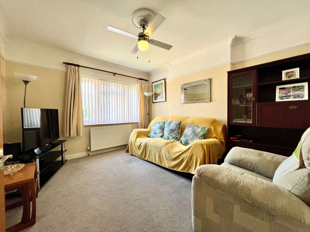 Bedroom 2 (Double)