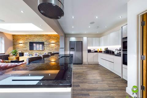 8 Selsey Crescent, Welling, DA16 1EP