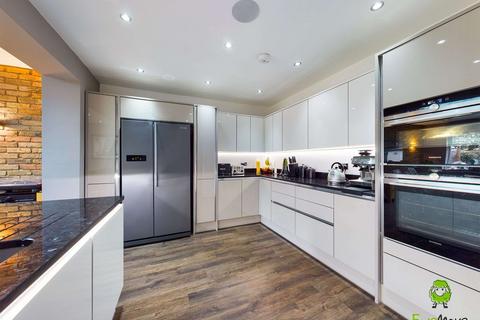 8 Selsey Crescent, Welling, DA16 1EP