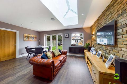 8 Selsey Crescent, Welling, DA16 1EP