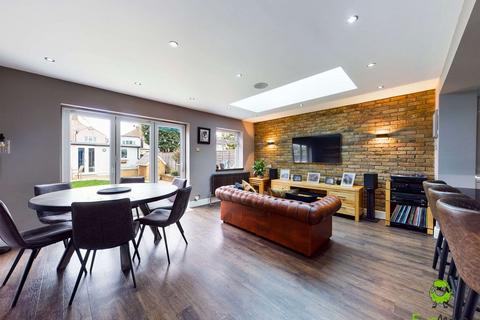 8 Selsey Crescent, Welling, DA16 1EP