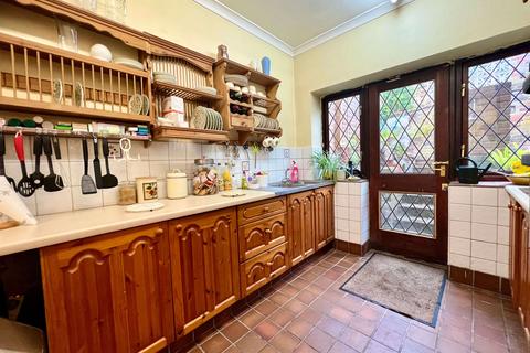 21 Sunland Avenue, Bexleyheath, DA6 8LP