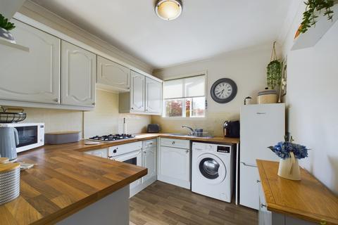 48 Russell Close, Bexleyheath, DA7 4HX