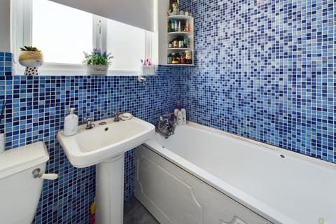 48 Russell Close, Bexleyheath, DA7 4HX