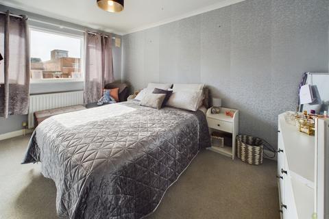 48 Russell Close, Bexleyheath, DA7 4HX