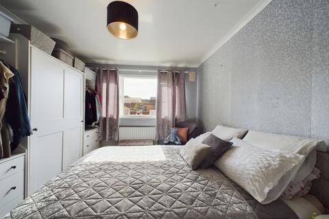 48 Russell Close, Bexleyheath, DA7 4HX