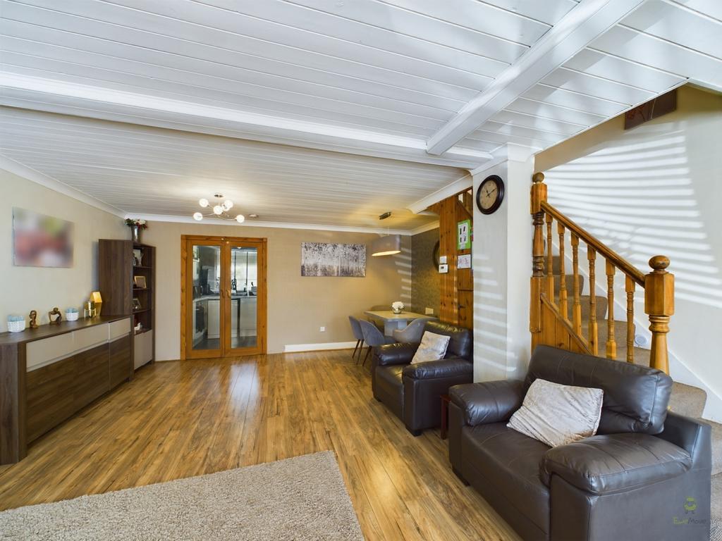 Lounge Dining Area