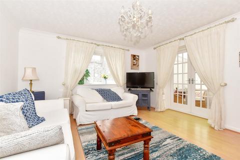 2 bedroom ground floor flat for sale, High Street, Deal, Kent