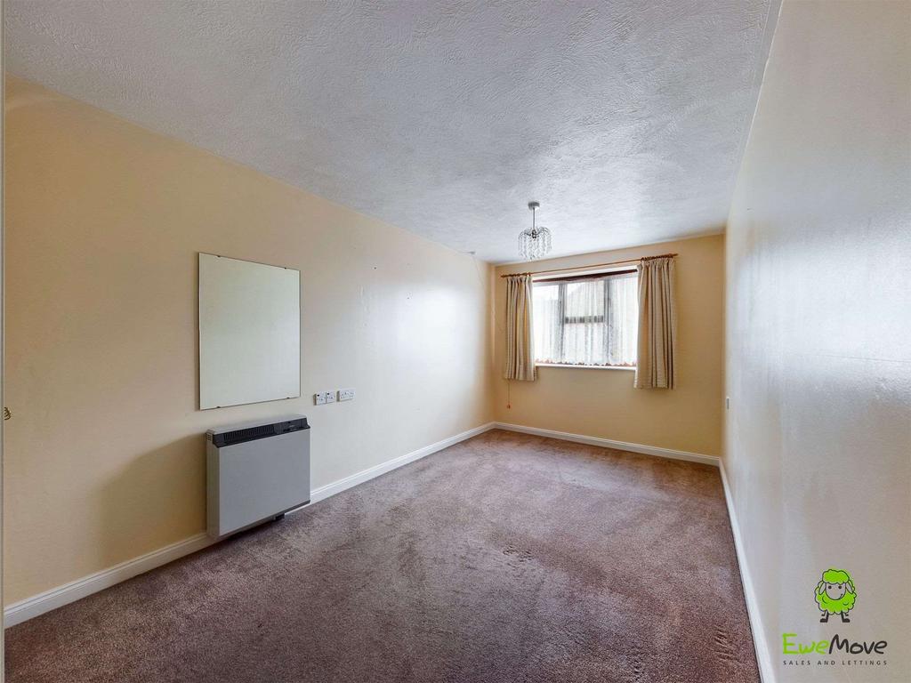 Bedroom 1 (Double)