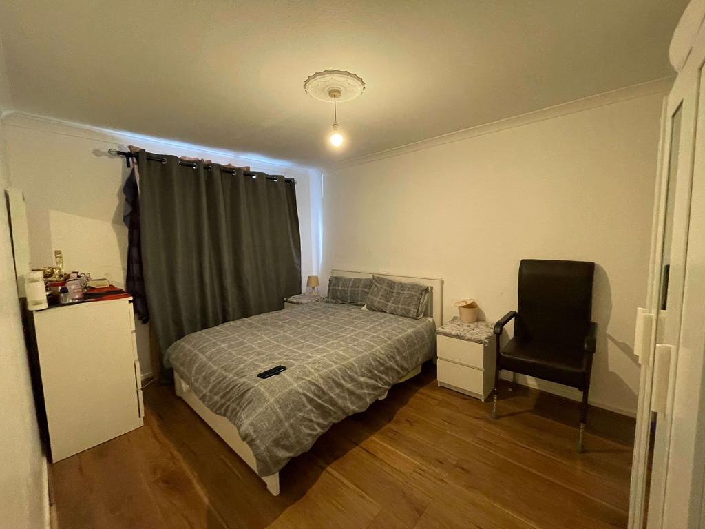 Bedroom 1 (Double)
