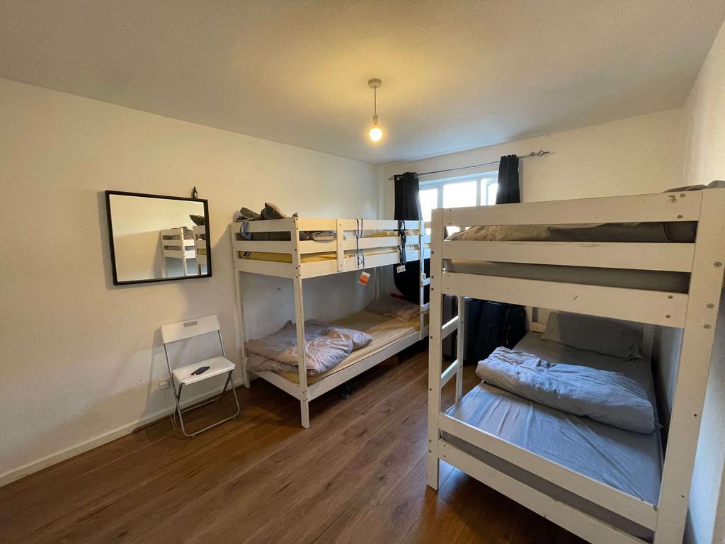 Bedroom 2 (Double)