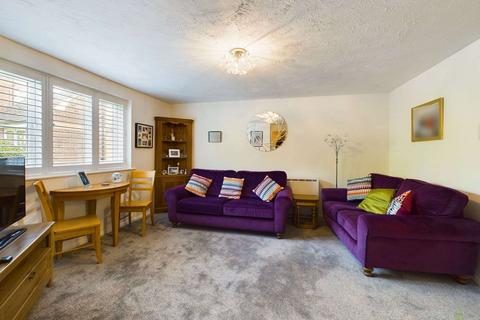94 Shortlands Close, Belvedere, DA17 5QY