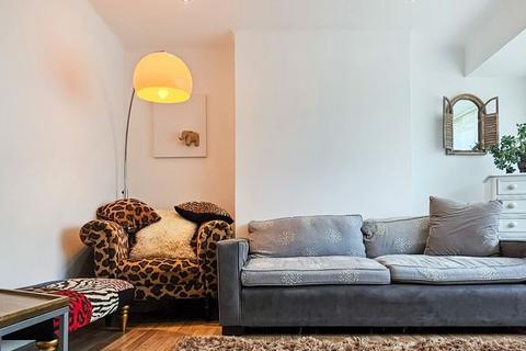 27 Shaftesbury Circle, South Harrow, Harrow, HA2 0AG