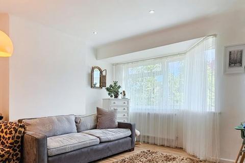 27 Shaftesbury Circle, South Harrow, Harrow, HA2 0AG