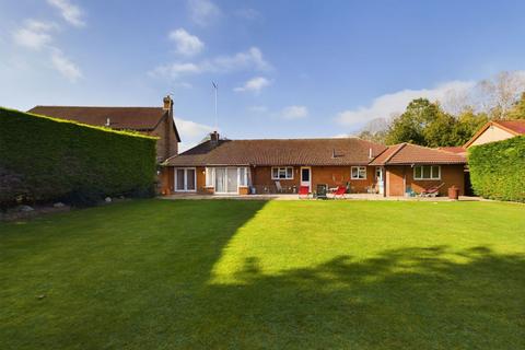 4 bedroom detached bungalow for sale - Teal Close, West Hunsbury, Northampton NN4 9XF