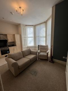 2 bedroom flat to rent, Whalley Road, Manchester M16