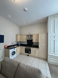 2 bedroom flat to rent, Whalley Road, Manchester M16