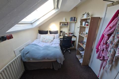 7 bedroom house to rent, Ebberston Terrace, Leeds