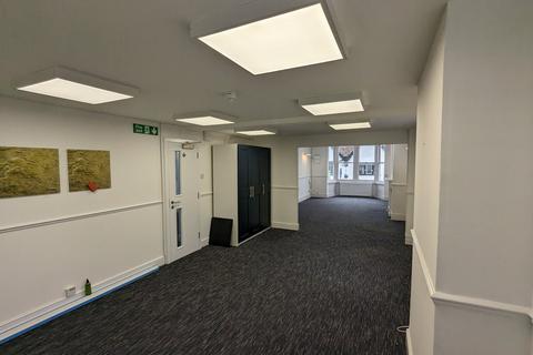 Office to rent, 127-131 High Street, Guildford Surrey, GU1 3AA