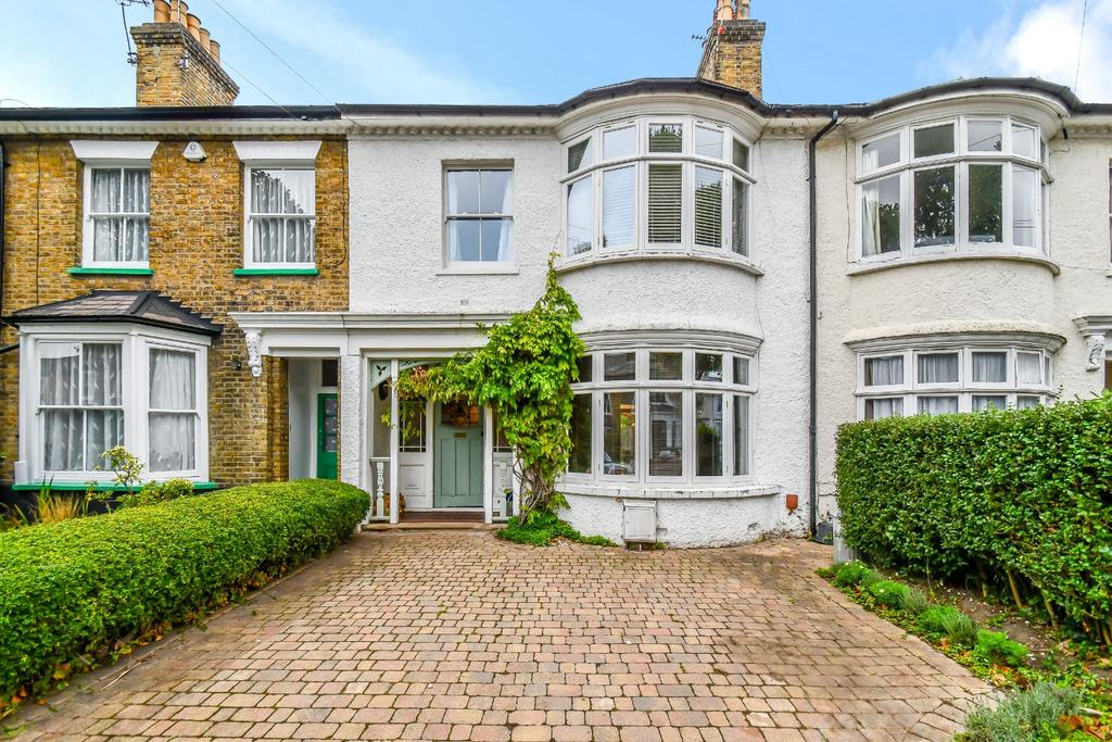 Cambridge Road, SouthendOnSea SS1 4 bed terraced house for sale £