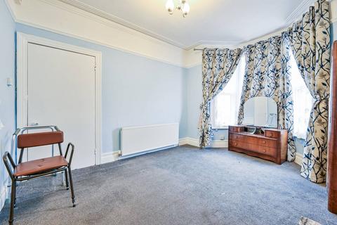 90 Albacore Crescent, London, SE13 7HP