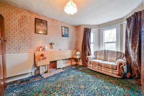 90 Albacore Crescent, London, SE13 7HP