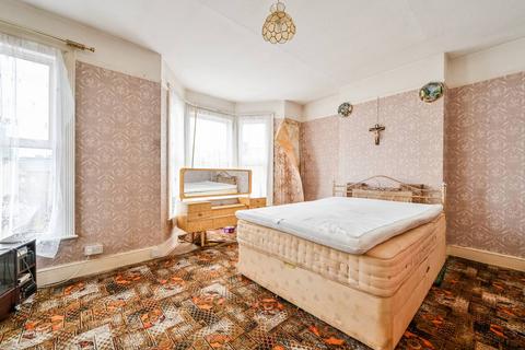 90 Albacore Crescent, London, SE13 7HP