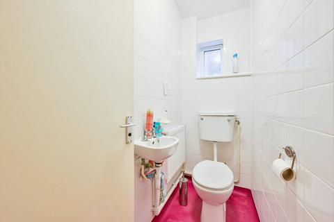 90 Albacore Crescent, London, SE13 7HP