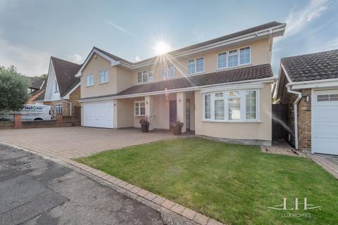 5 bedroom detached house for sale - Fairlawns Close, Hornchurch