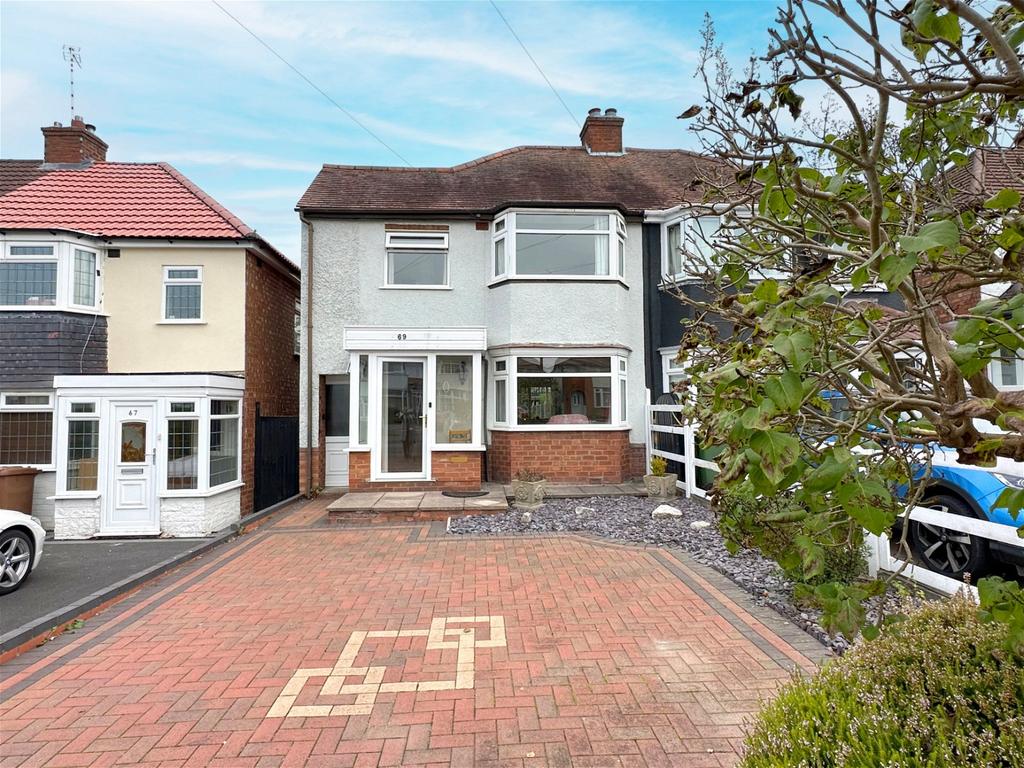 Pierce Avenue, Solihull, B92 7JY 3 bed semidetached house for sale £