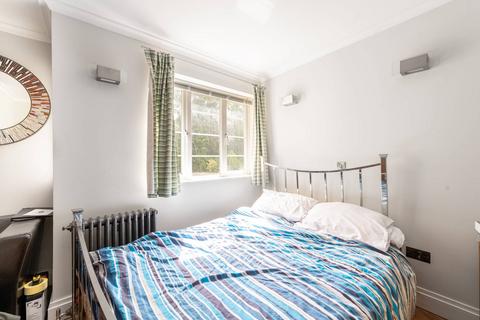 2 bedroom flat to rent - Crown Lane, Streatham, London, SW16