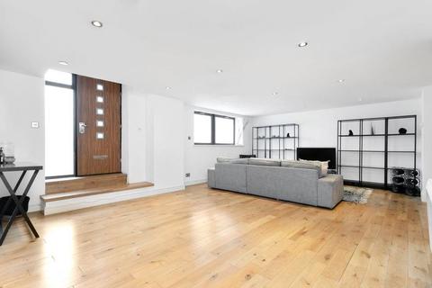 2 bedroom apartment to rent, Morning Lane, London, E9
