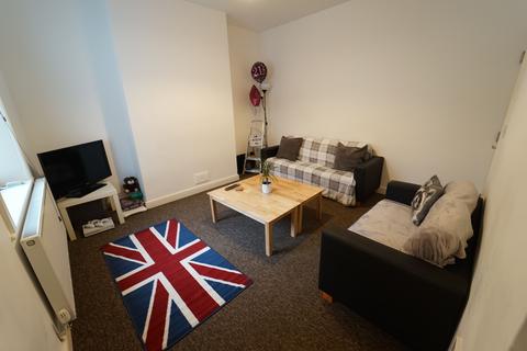 5 bedroom house to rent, 7 Grimsby Terrace, City Centre, Nottingham, NG3 1DN