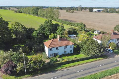 4 bedroom detached house for sale, North Lopham Road, Kenninghall, Norwich, Norfolk, NR16 2DT