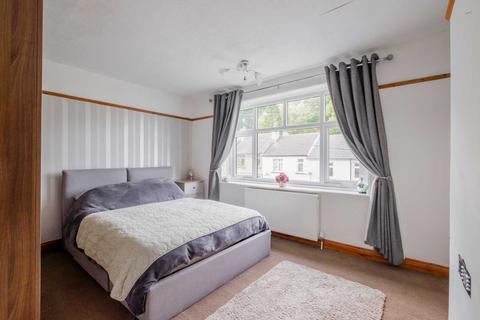 2 bedroom end of terrace house for sale - Clough Drive, Huddersfield HD7