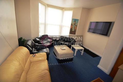 9 bedroom terraced house to rent - Regent Park Terrace, Hyde Park LS6