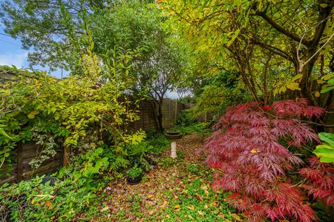 4 Five Acres Close, Lindford, Bordon, GU35 0SJ