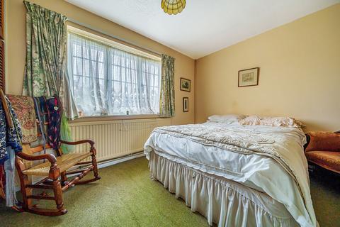 4 Five Acres Close, Lindford, Bordon, GU35 0SJ