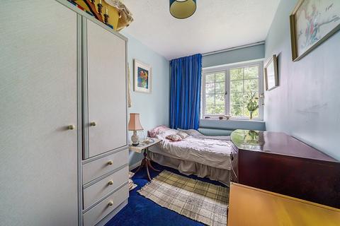 4 Five Acres Close, Lindford, Bordon, GU35 0SJ