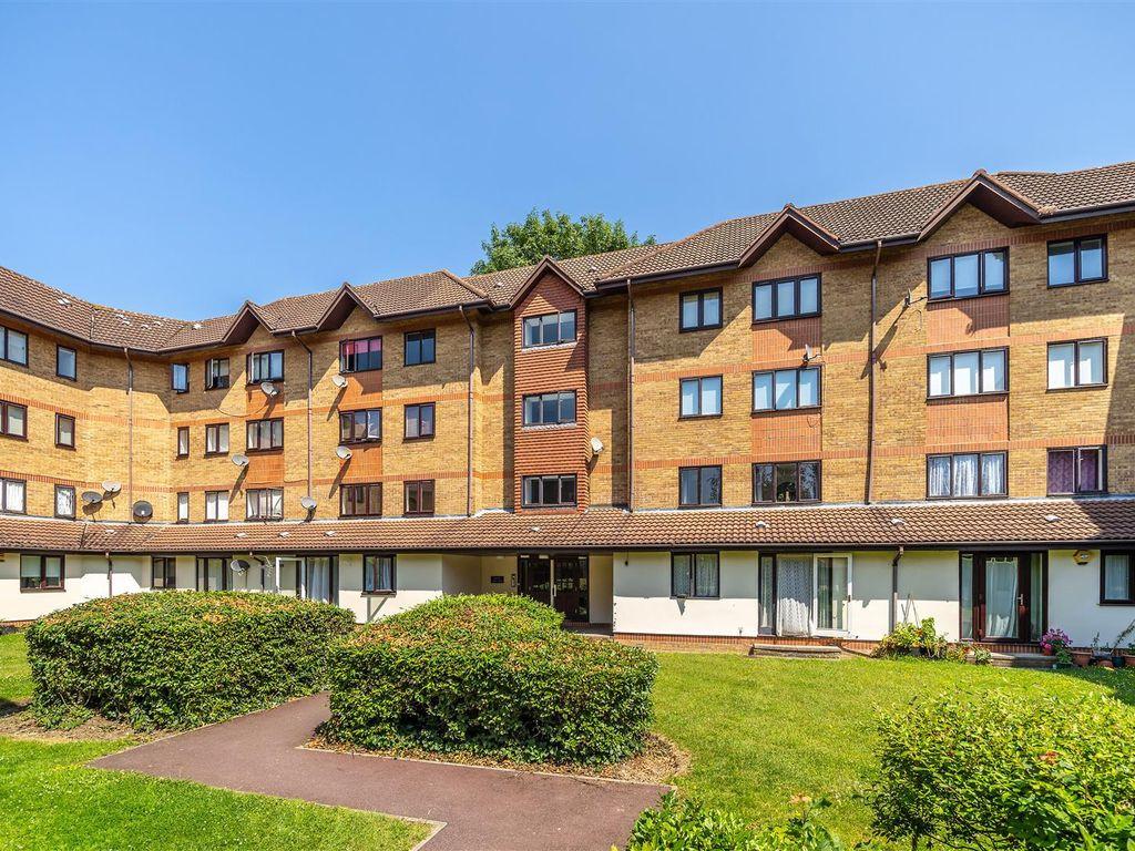 Orchard Grove, Penge, SE20 Studio £1,050 pcm (£242 pw)