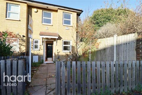 2 bedroom detached house to rent, Green Lane, IG1