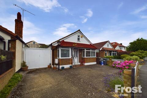 3 Hampton Lane, Hanworth, Feltham, TW13 6NN