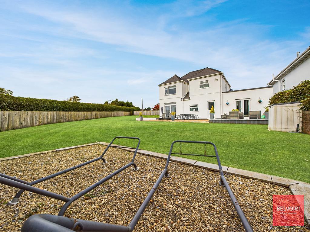 Road, Swansea, SA3 3 bed detached house for sale