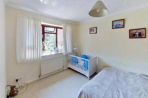 3 bedroom terraced house to rent, The Courtyard, St.Botolphs Road, Worthing, West Sussex, BN11