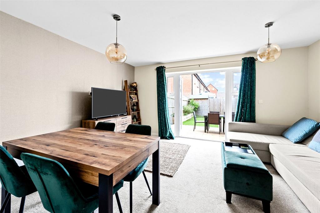 Living/Dining Area